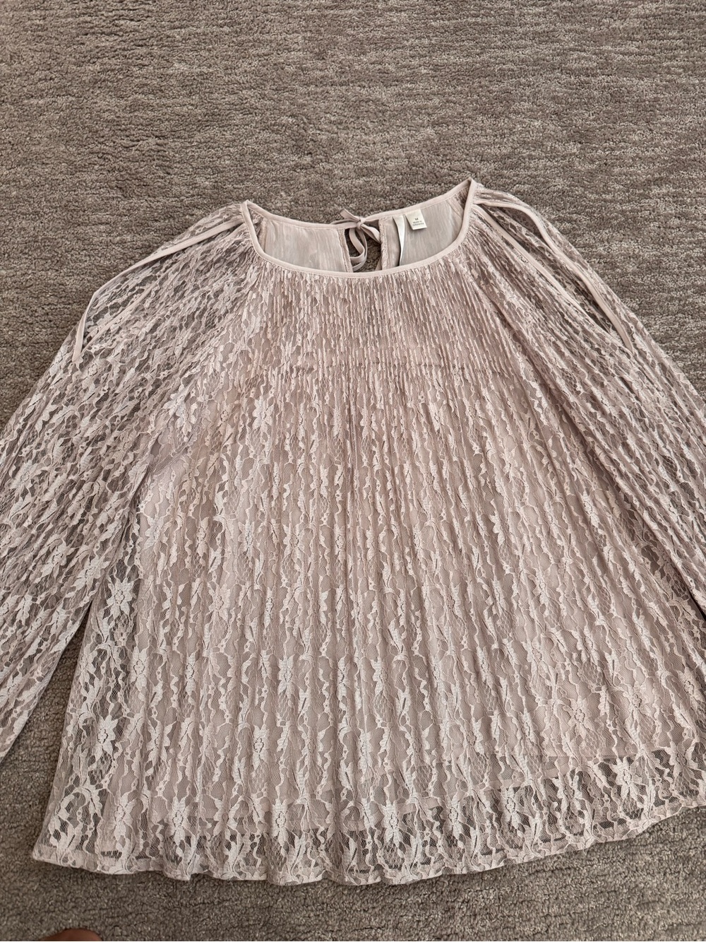 LC Lauren Conrad Pleated Lace Cold-Shoulder Blouse in Blush Pink - Picture 5 of 8